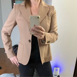 Weekend Max Mara Beige Camel Pure LANA wool  Blazer, size 36 (0-2)
